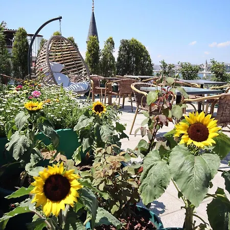 Garden Terrace Istanboel