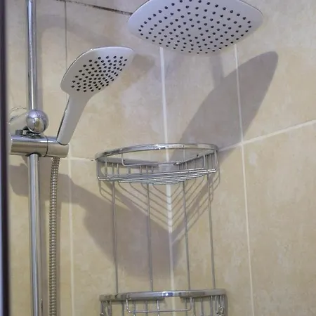 ベッド・アンド・ブレックファスト Garden Terrace 3*